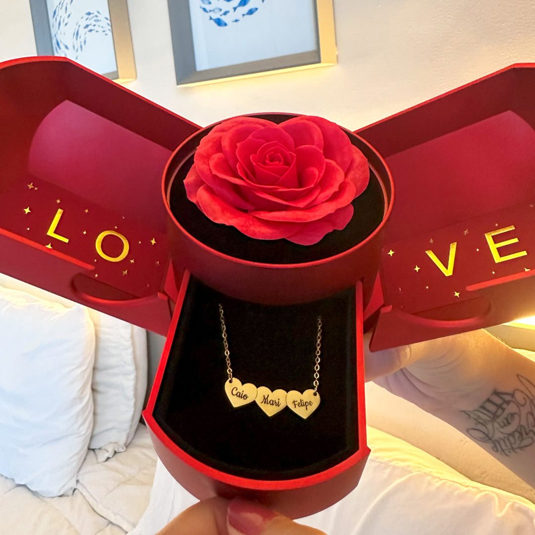 Collar de Corazones Personalizados con Nombres